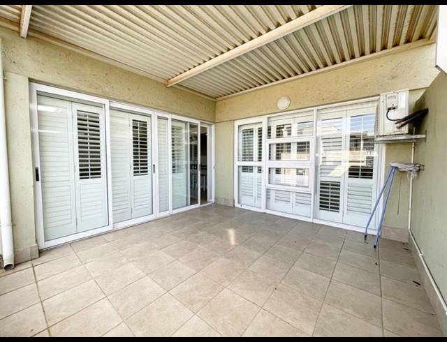 2 BEDROOM APARTMENT FOR SALE IN UMHLANGA RIDGE